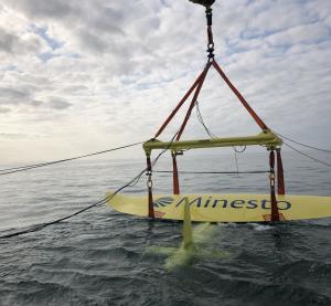 Minesto DG500 Lifted into the Water